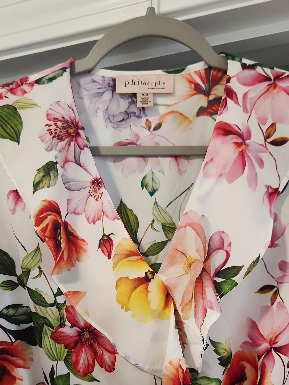 Philosophy Floral Smocked Peplum V-neck Blouse Size M - Picture 7 of 8